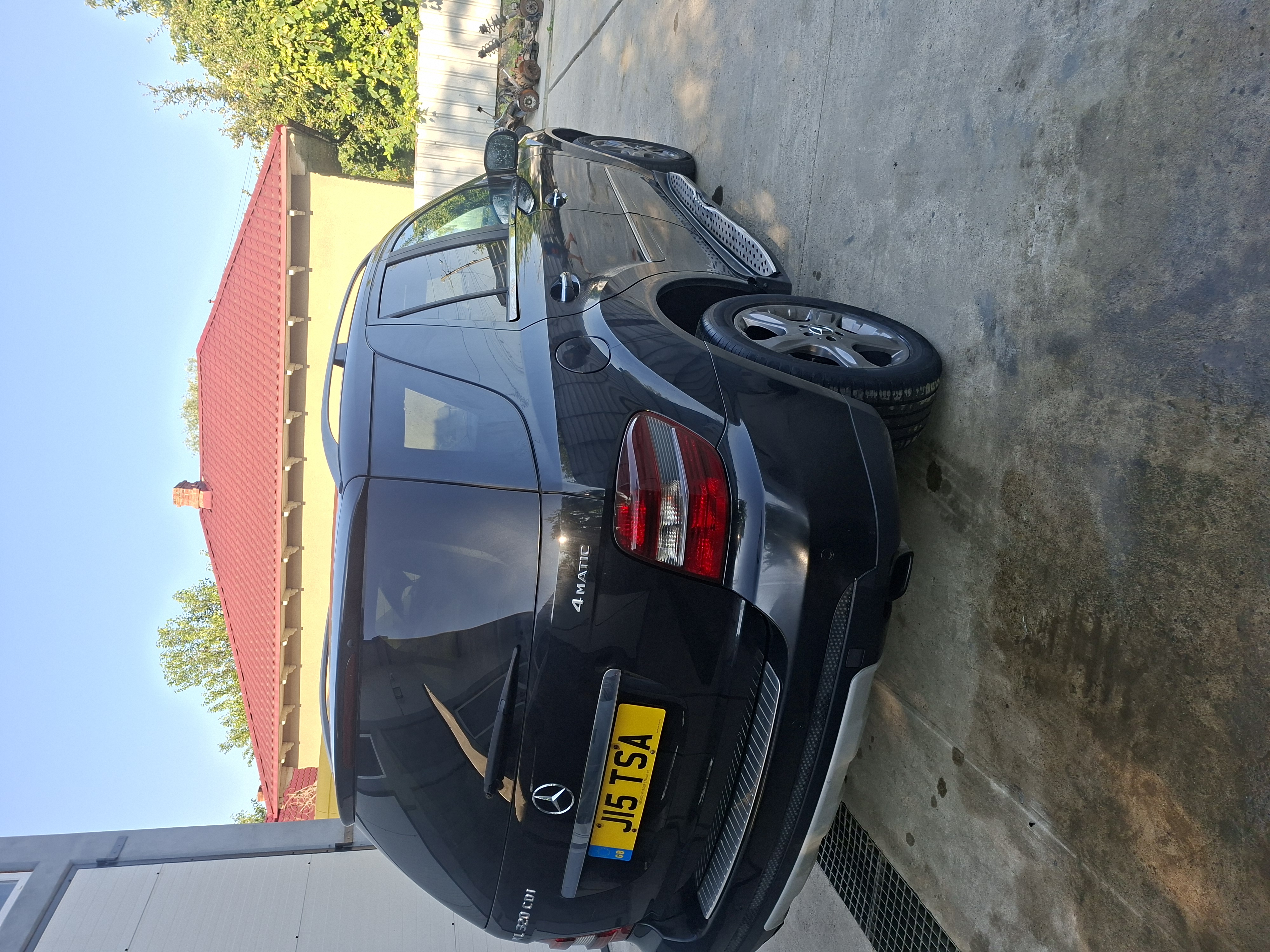 Mercedes ML 320 CDI dezmembrari lateral